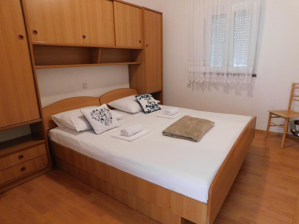 Apartmani Salus Pag Town Dış mekan fotoğraf