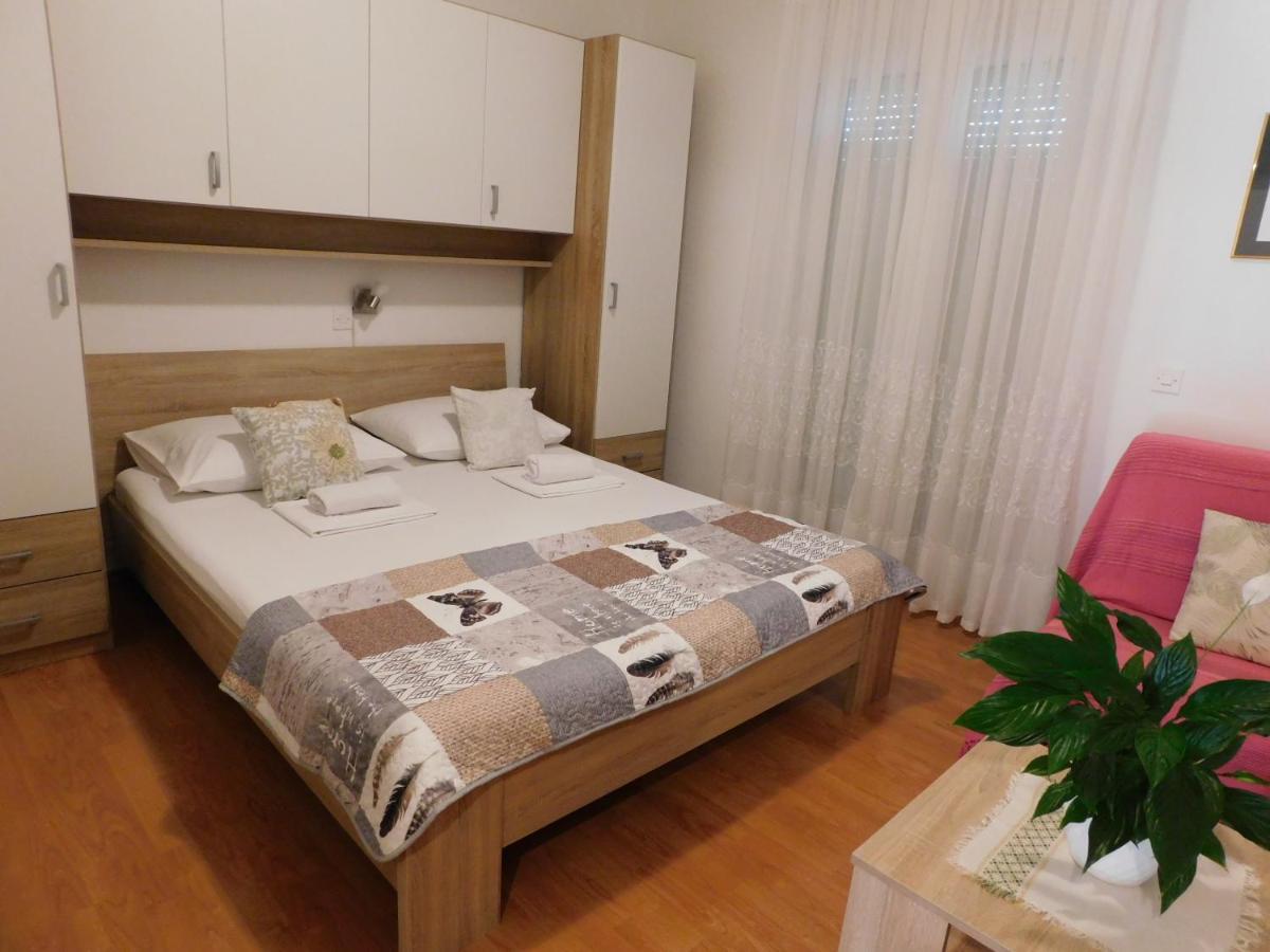 Apartmani Salus Pag Town Dış mekan fotoğraf