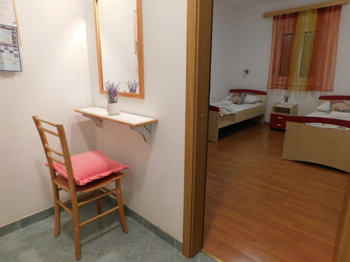 Apartmani Salus Pag Town Dış mekan fotoğraf