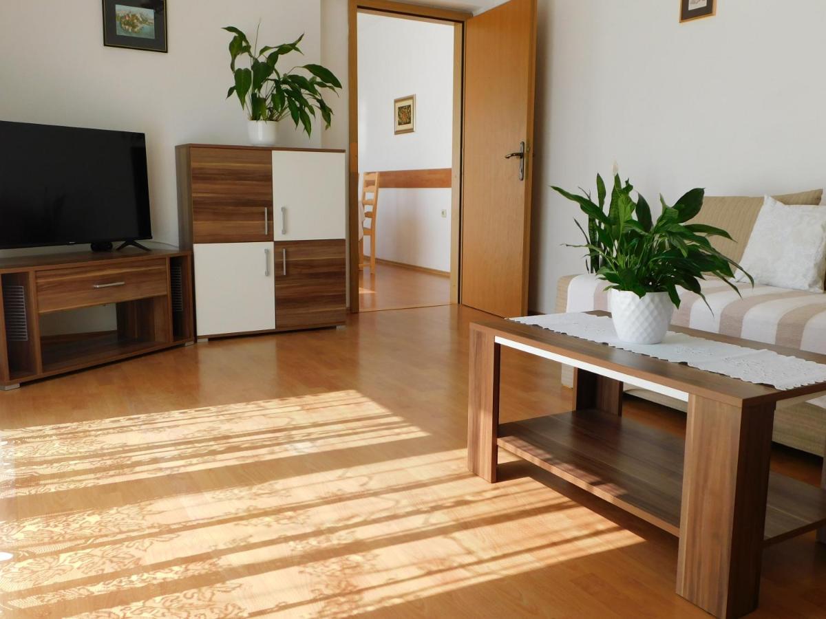Apartmani Salus Pag Town Dış mekan fotoğraf