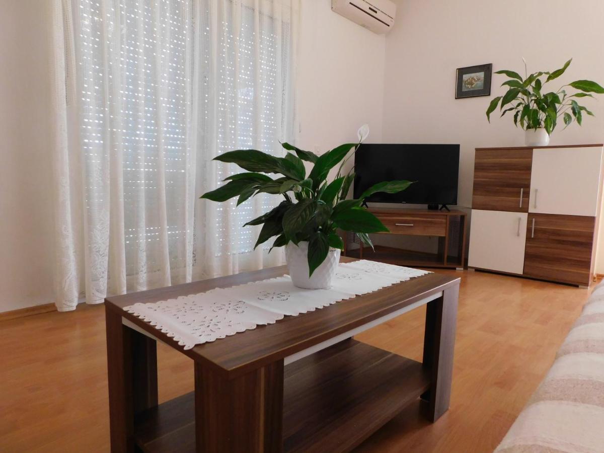 Apartmani Salus Pag Town Dış mekan fotoğraf