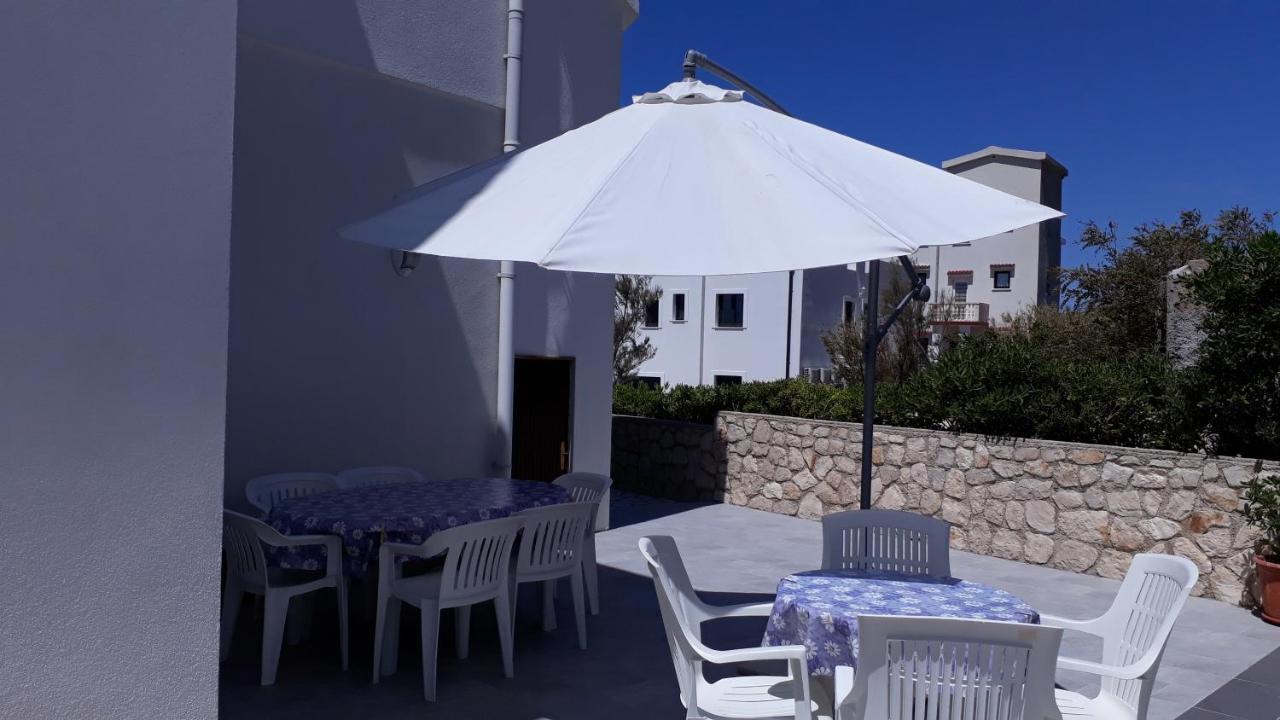 Apartmani Salus Pag Town Dış mekan fotoğraf
